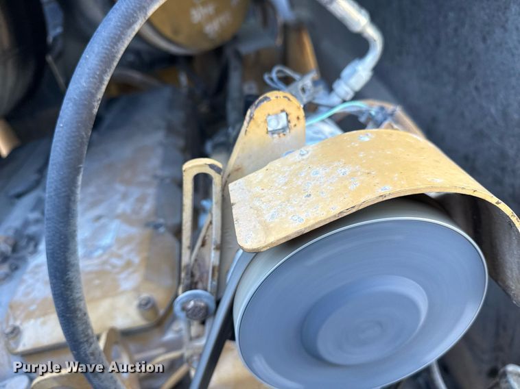 image for item DS3820 1998 Caterpillar 950G wheel loader