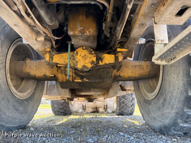image for item DS3820 1998 Caterpillar 950G wheel loader
