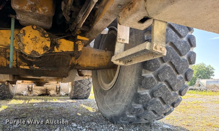image for item DS3820 1998 Caterpillar 950G wheel loader