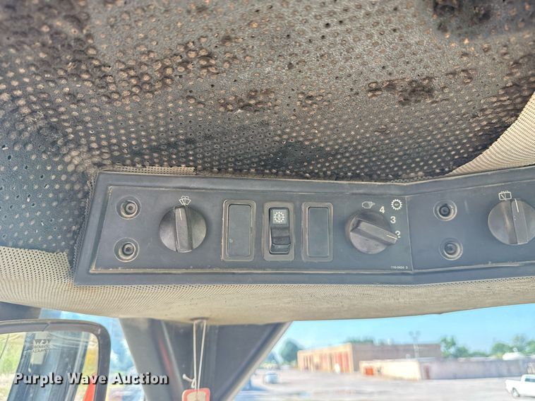 image for item DS3821 1998 Caterpillar 950G wheel loader