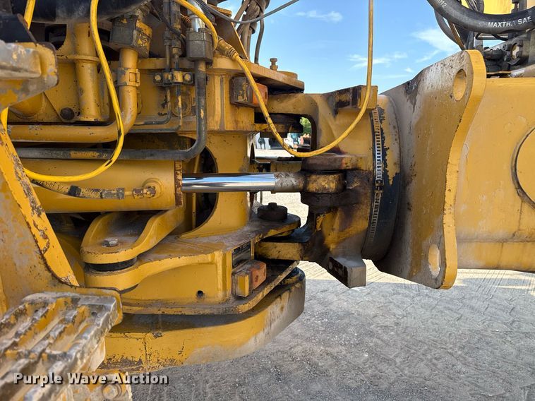 image for item DS3832 2005 Caterpillar 740 water wagon