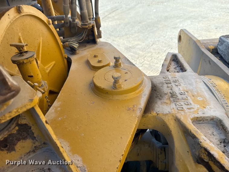 image for item DS3832 2005 Caterpillar 740 water wagon