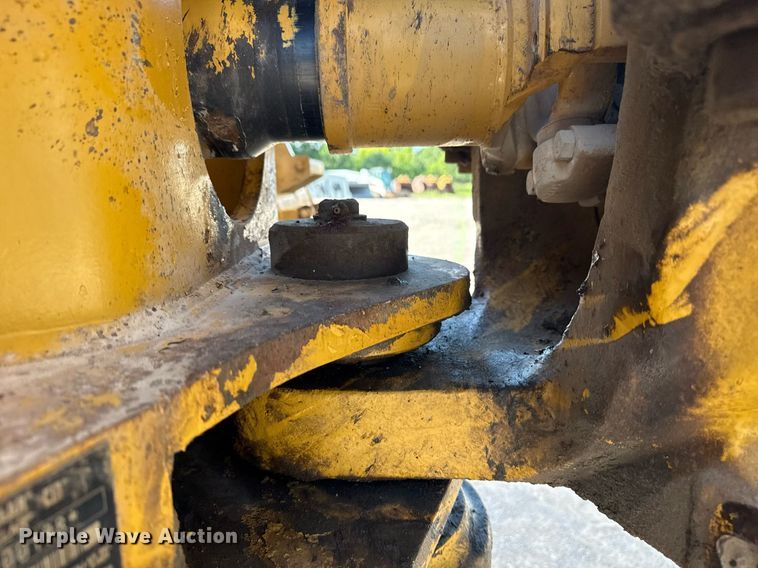 image for item DS3832 2005 Caterpillar 740 water wagon