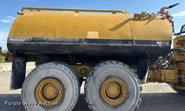 image for item DS3832 2005 Caterpillar 740 water wagon