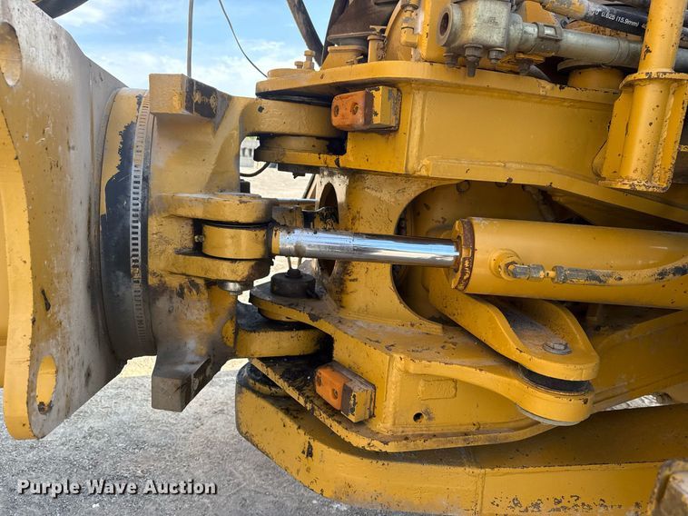 image for item DS3832 2005 Caterpillar 740 water wagon