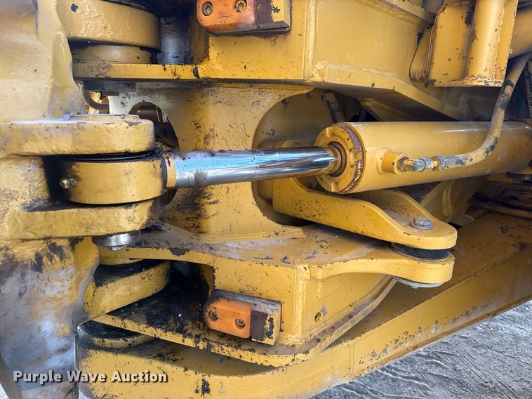 image for item DS3832 2005 Caterpillar 740 water wagon