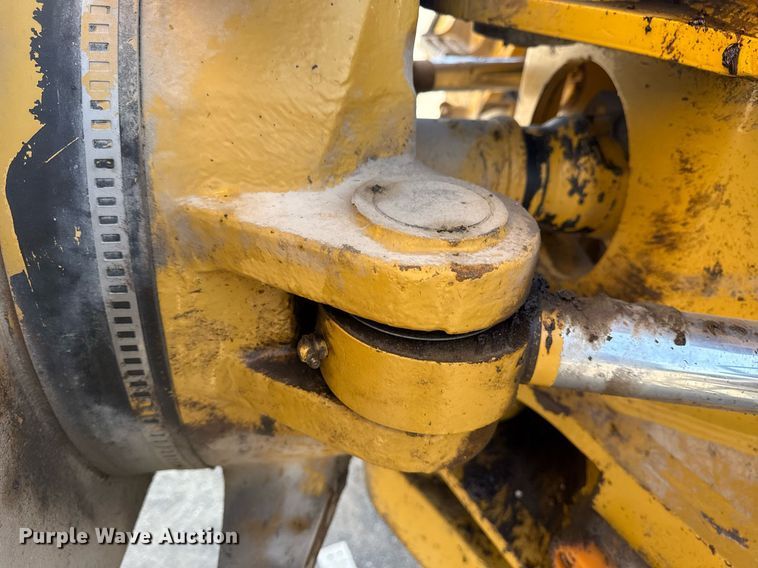 image for item DS3832 2005 Caterpillar 740 water wagon