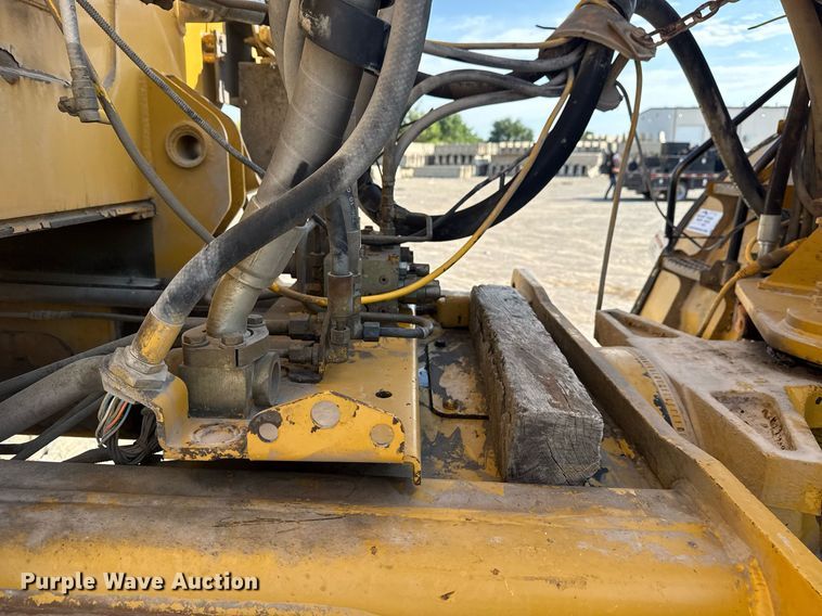 image for item DS3832 2005 Caterpillar 740 water wagon