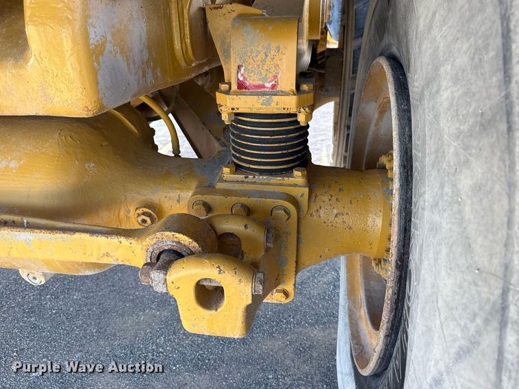 image for item DS3832 2005 Caterpillar 740 water wagon