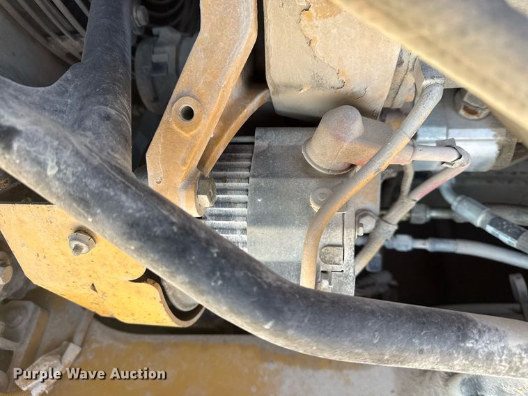 image for item DS3832 2005 Caterpillar 740 water wagon