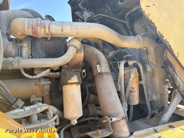 image for item DS3832 2005 Caterpillar 740 water wagon