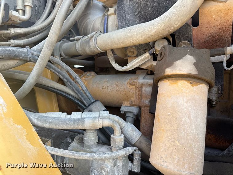 image for item DS3832 2005 Caterpillar 740 water wagon