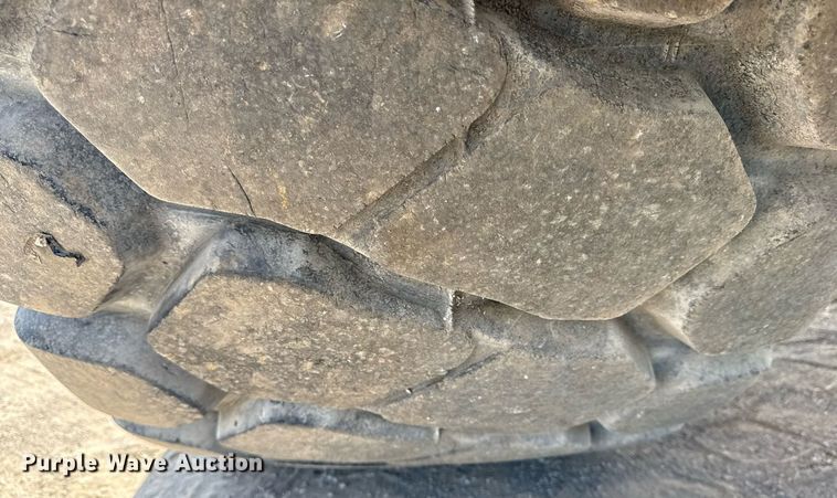 image for item DS3832 2005 Caterpillar 740 water wagon