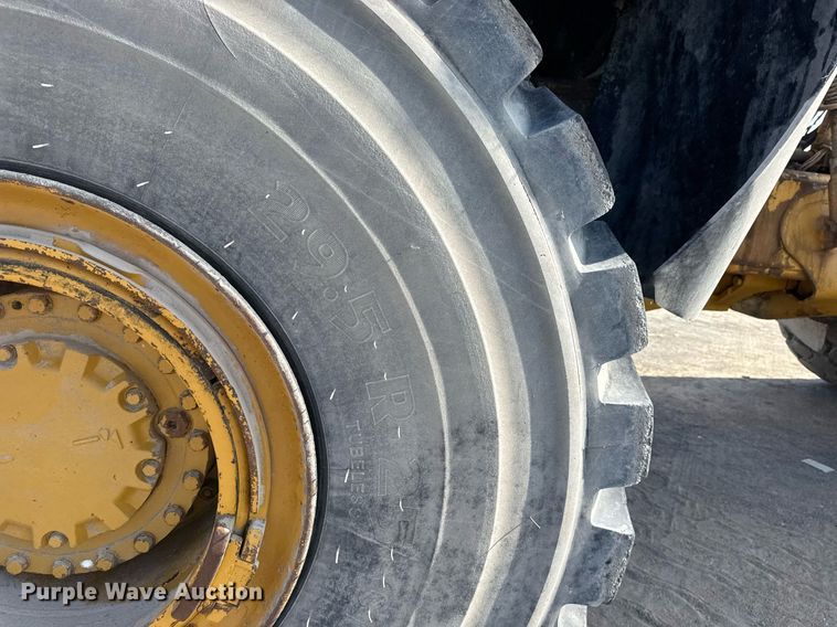 image for item DS3832 2005 Caterpillar 740 water wagon