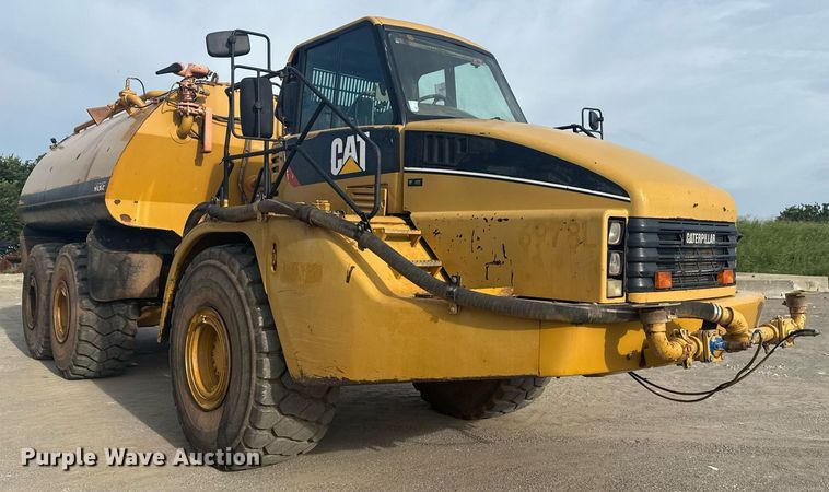 image for item DS3833 2006 Caterpillar 740 water wagon