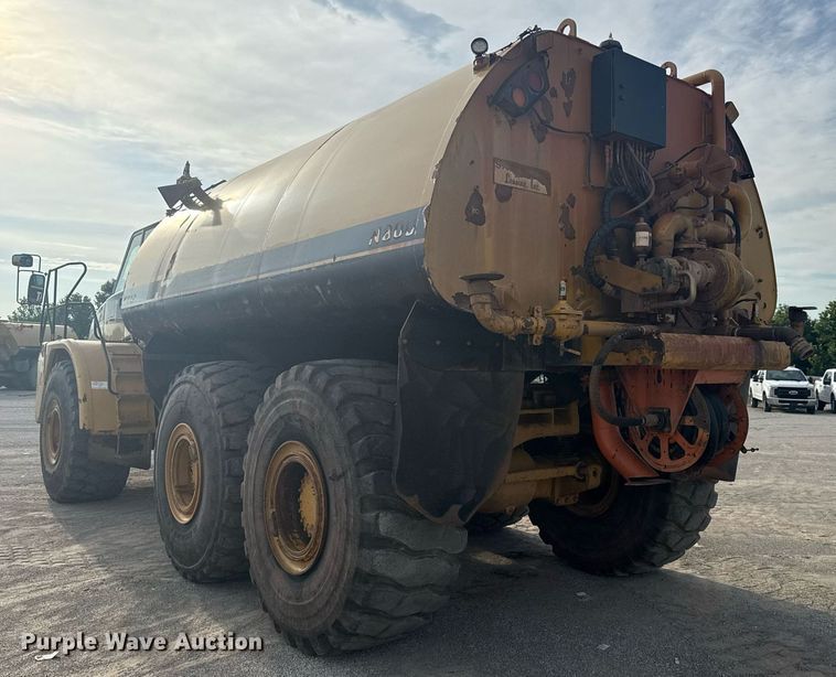 image for item DS3833 2006 Caterpillar 740 water wagon