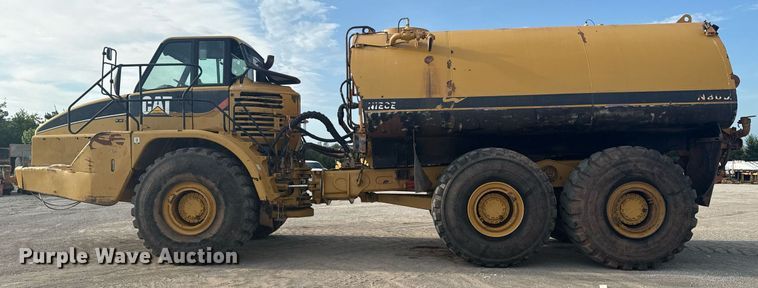 image for item DS3833 2006 Caterpillar 740 water wagon