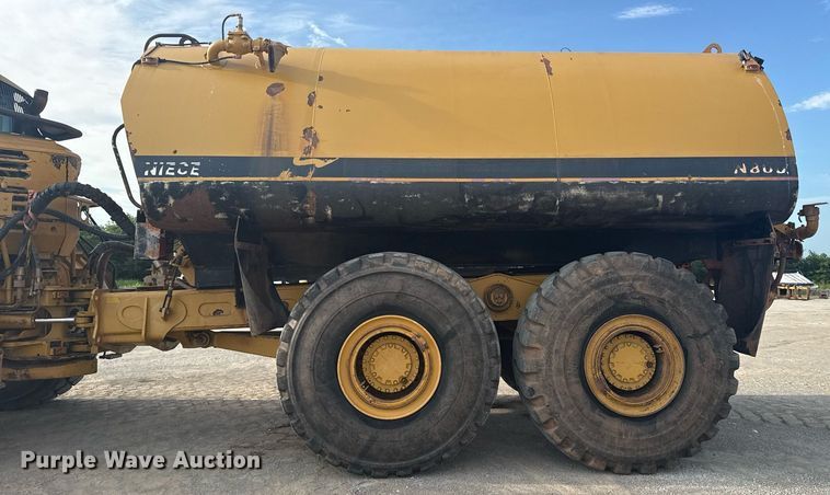 image for item DS3833 2006 Caterpillar 740 water wagon