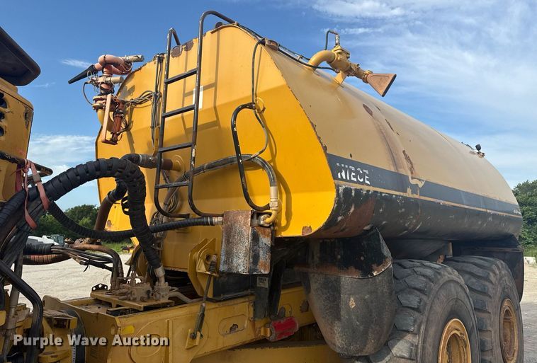 image for item DS3833 2006 Caterpillar 740 water wagon