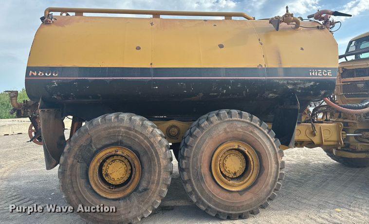 image for item DS3833 2006 Caterpillar 740 water wagon