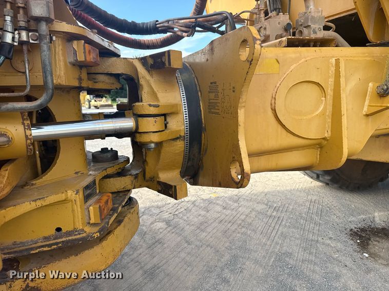 image for item DS3833 2006 Caterpillar 740 water wagon