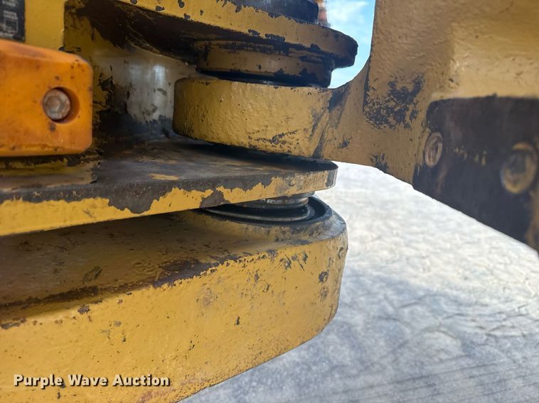 image for item DS3833 2006 Caterpillar 740 water wagon