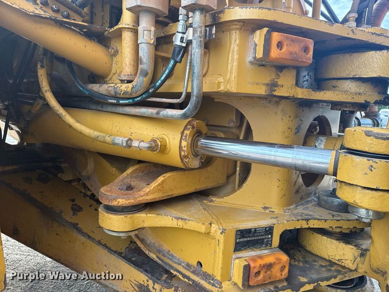 image for item DS3833 2006 Caterpillar 740 water wagon