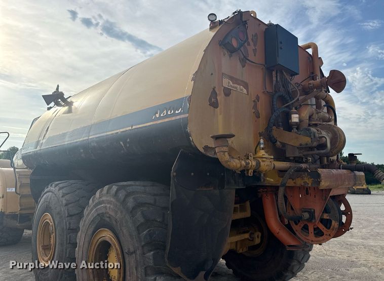 image for item DS3833 2006 Caterpillar 740 water wagon