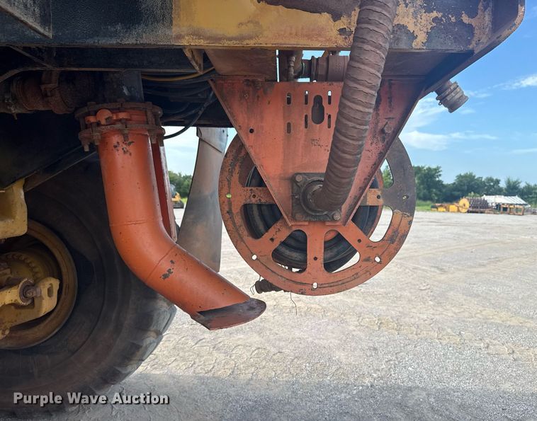 image for item DS3833 2006 Caterpillar 740 water wagon