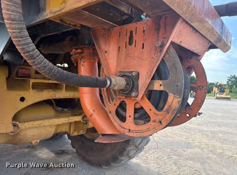 image for item DS3833 2006 Caterpillar 740 water wagon