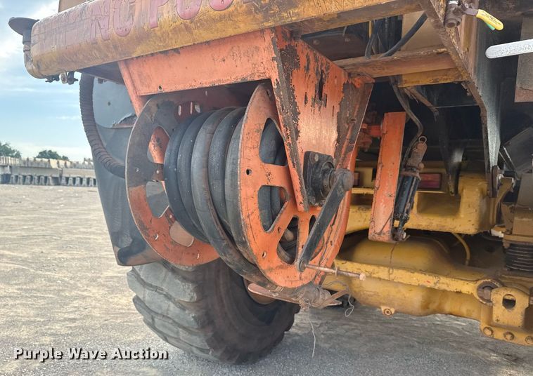 image for item DS3833 2006 Caterpillar 740 water wagon