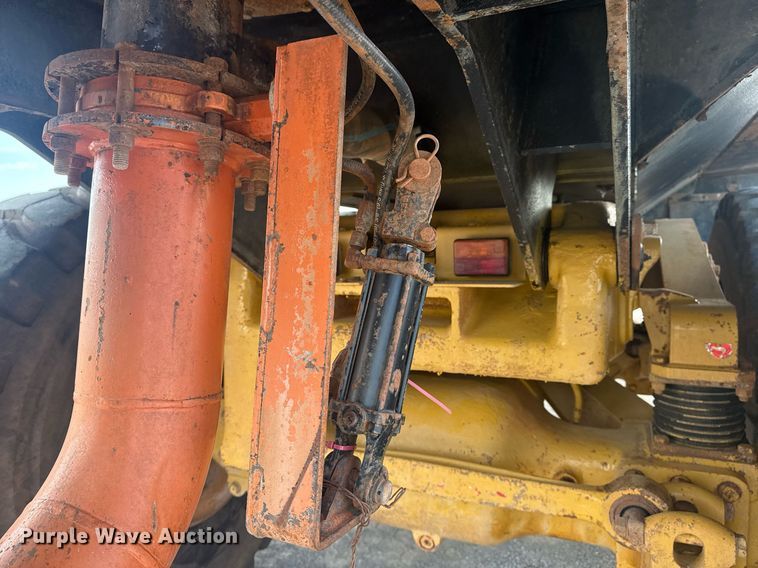 image for item DS3833 2006 Caterpillar 740 water wagon