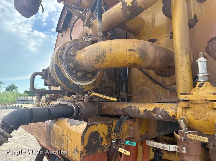 image for item DS3833 2006 Caterpillar 740 water wagon
