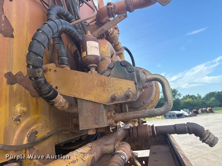 image for item DS3833 2006 Caterpillar 740 water wagon