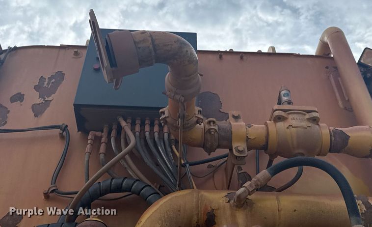 image for item DS3833 2006 Caterpillar 740 water wagon