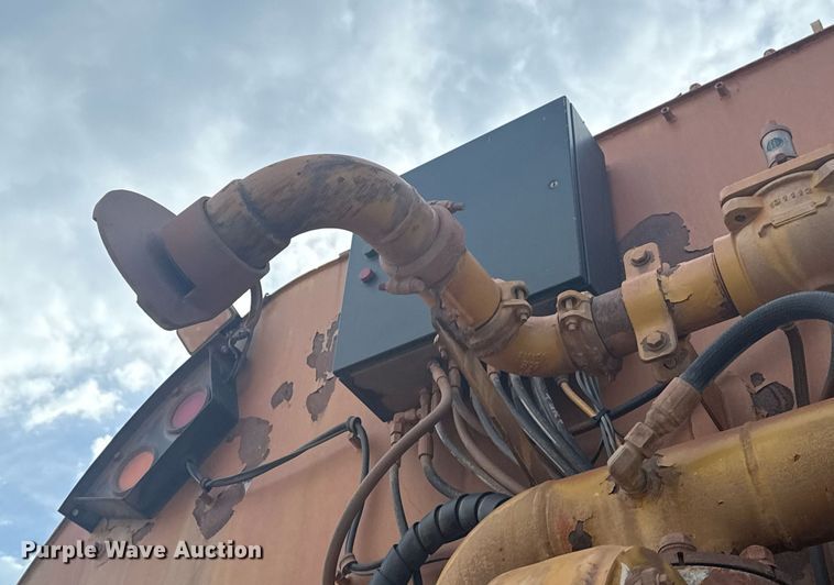 image for item DS3833 2006 Caterpillar 740 water wagon