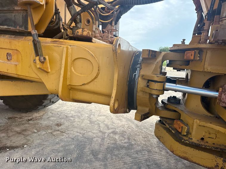 image for item DS3833 2006 Caterpillar 740 water wagon