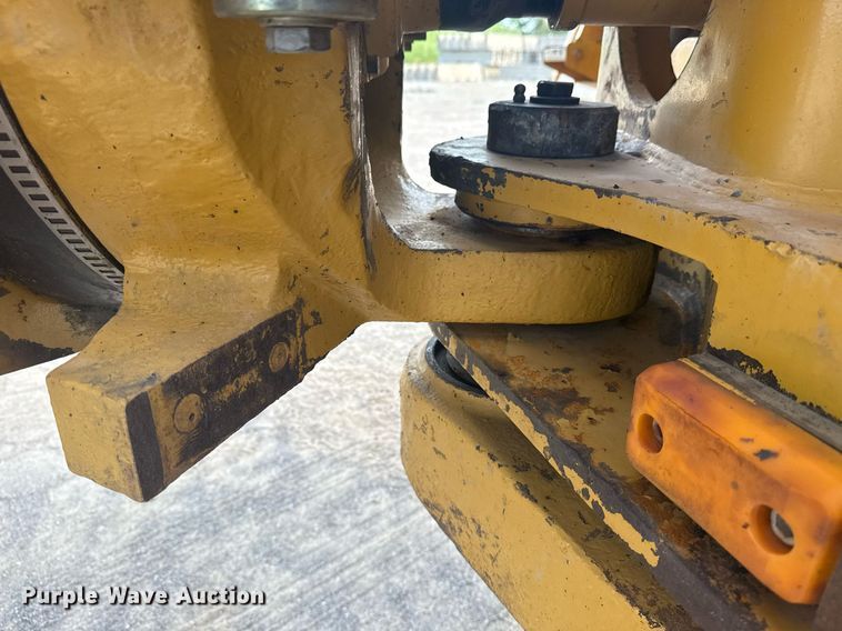 image for item DS3833 2006 Caterpillar 740 water wagon