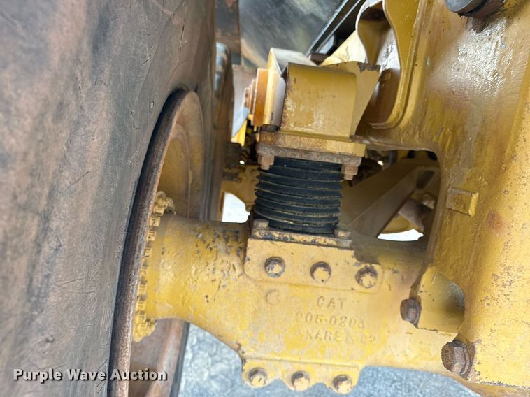 image for item DS3833 2006 Caterpillar 740 water wagon