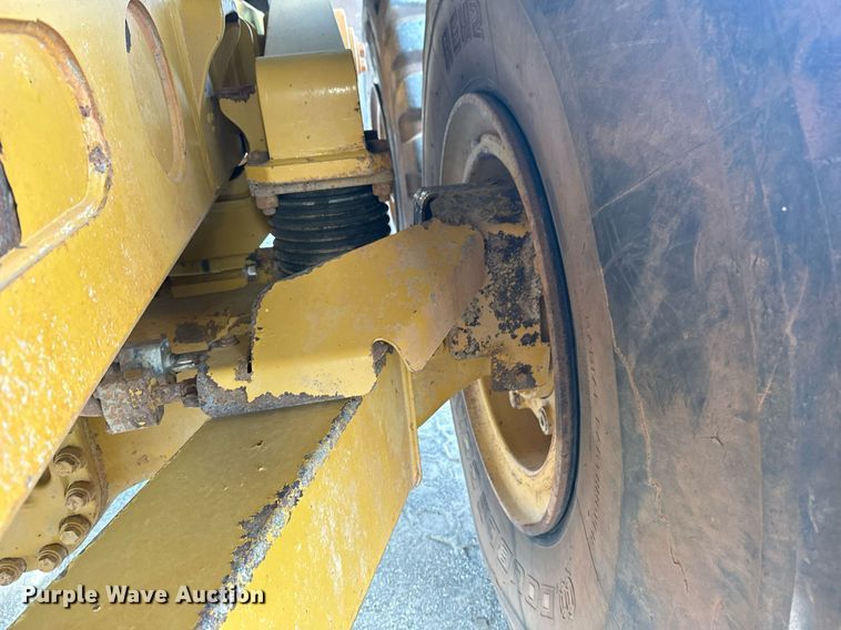 image for item DS3833 2006 Caterpillar 740 water wagon