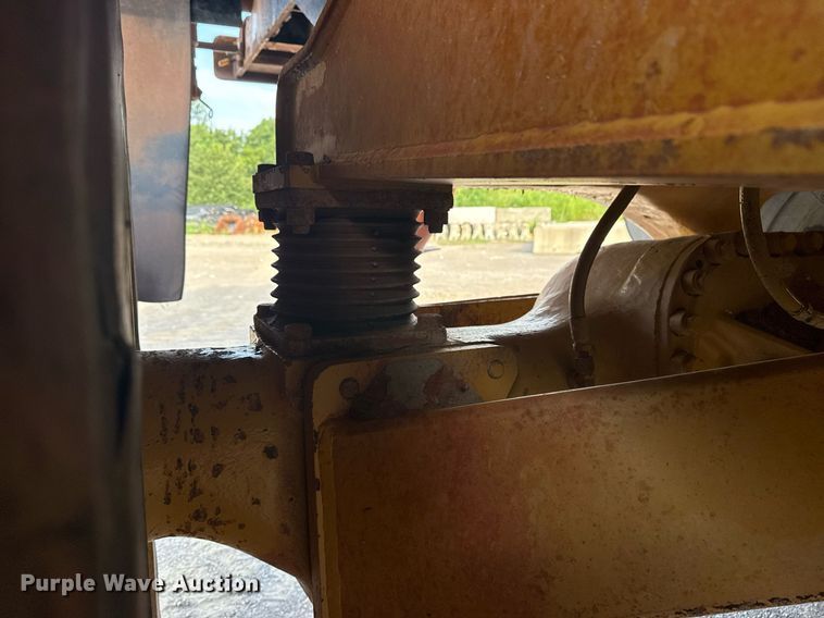 image for item DS3833 2006 Caterpillar 740 water wagon