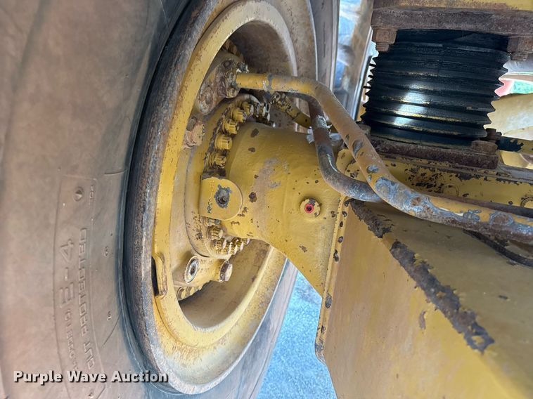 image for item DS3833 2006 Caterpillar 740 water wagon