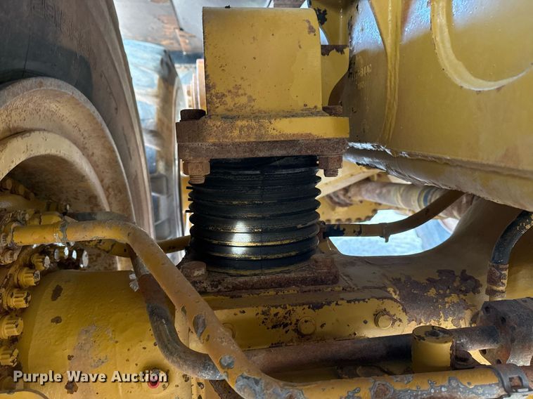 image for item DS3833 2006 Caterpillar 740 water wagon