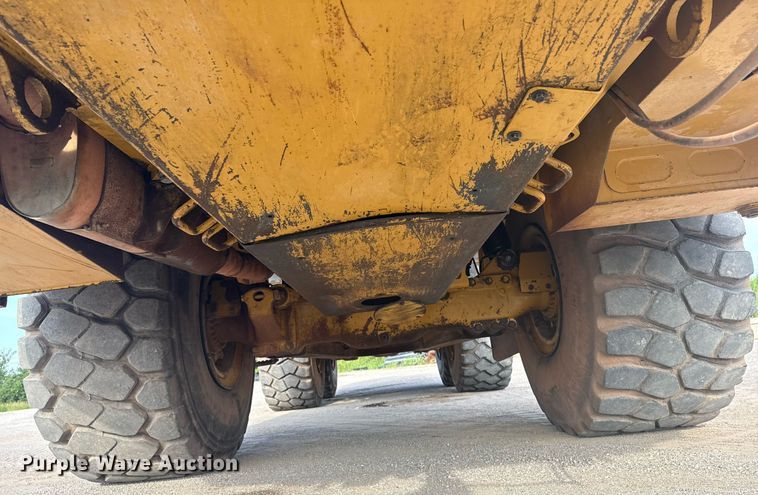 image for item DS3833 2006 Caterpillar 740 water wagon