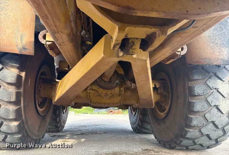 image for item DS3833 2006 Caterpillar 740 water wagon