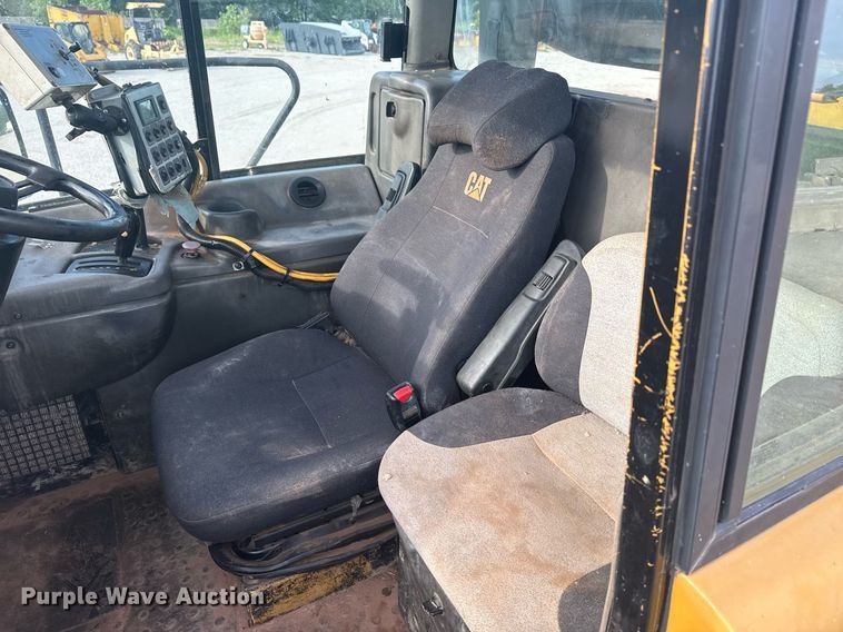 image for item DS3833 2006 Caterpillar 740 water wagon