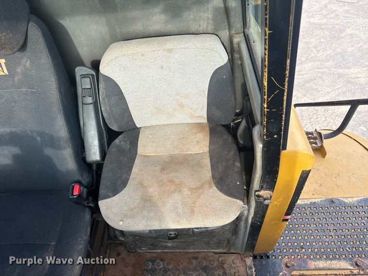 image for item DS3833 2006 Caterpillar 740 water wagon