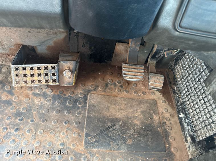 image for item DS3833 2006 Caterpillar 740 water wagon