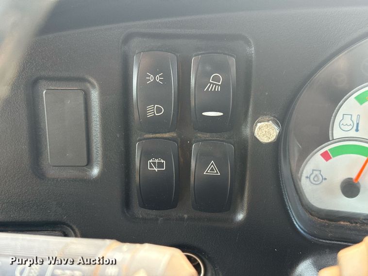 image for item DS3833 2006 Caterpillar 740 water wagon