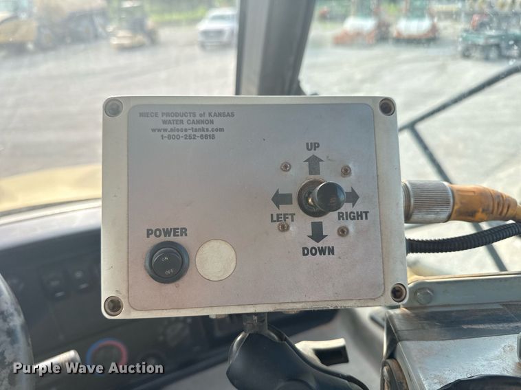 image for item DS3833 2006 Caterpillar 740 water wagon